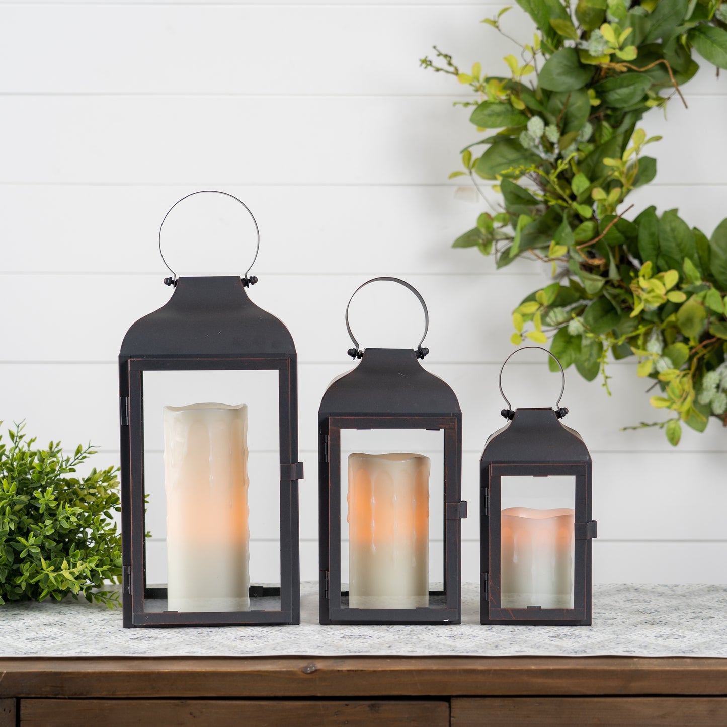 Modern Black Metal Lantern Set