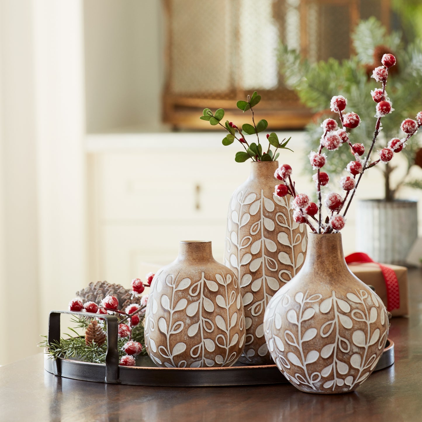 Leaf Print Vase with Wood Design Set