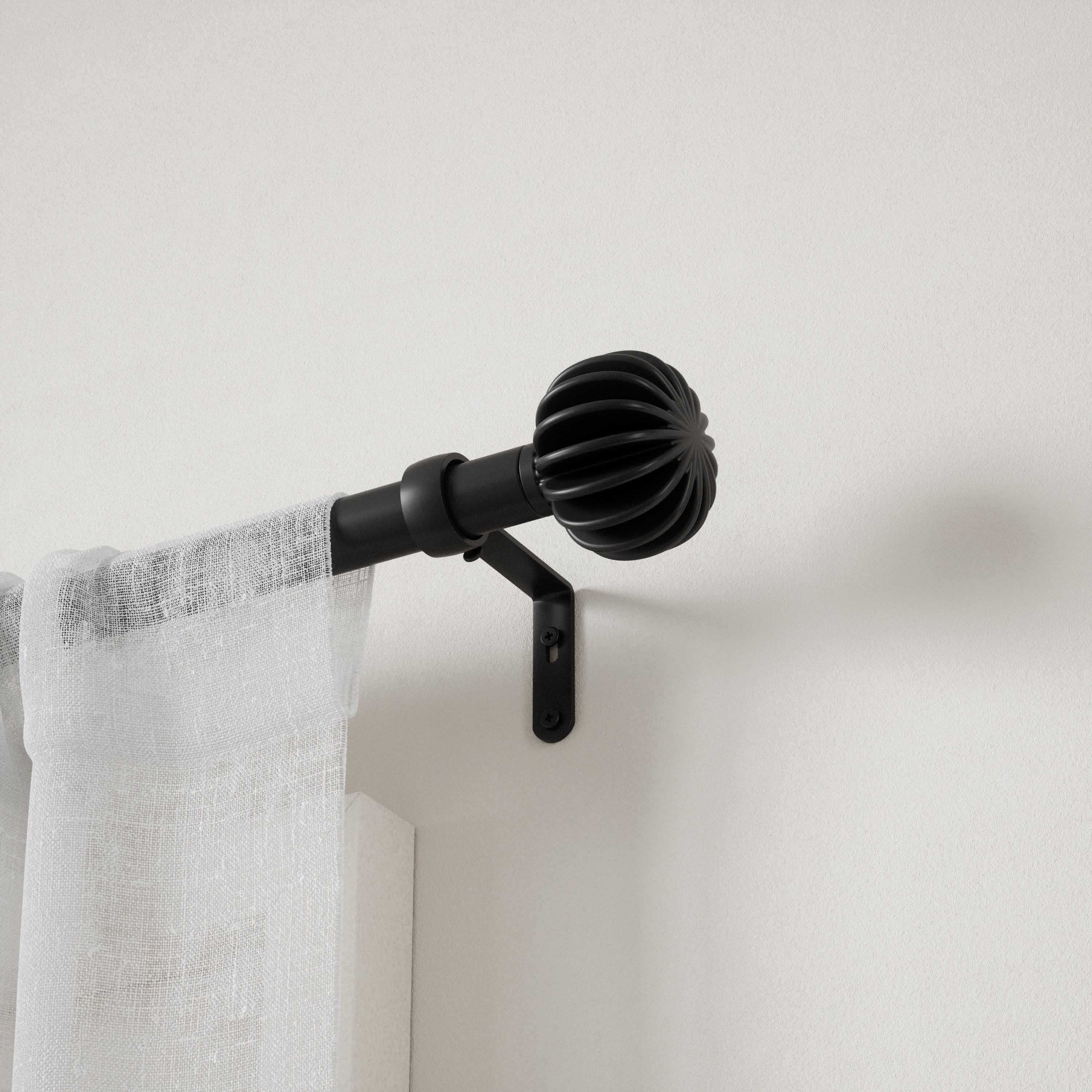 Finn 1" Expandable Curtain Rod