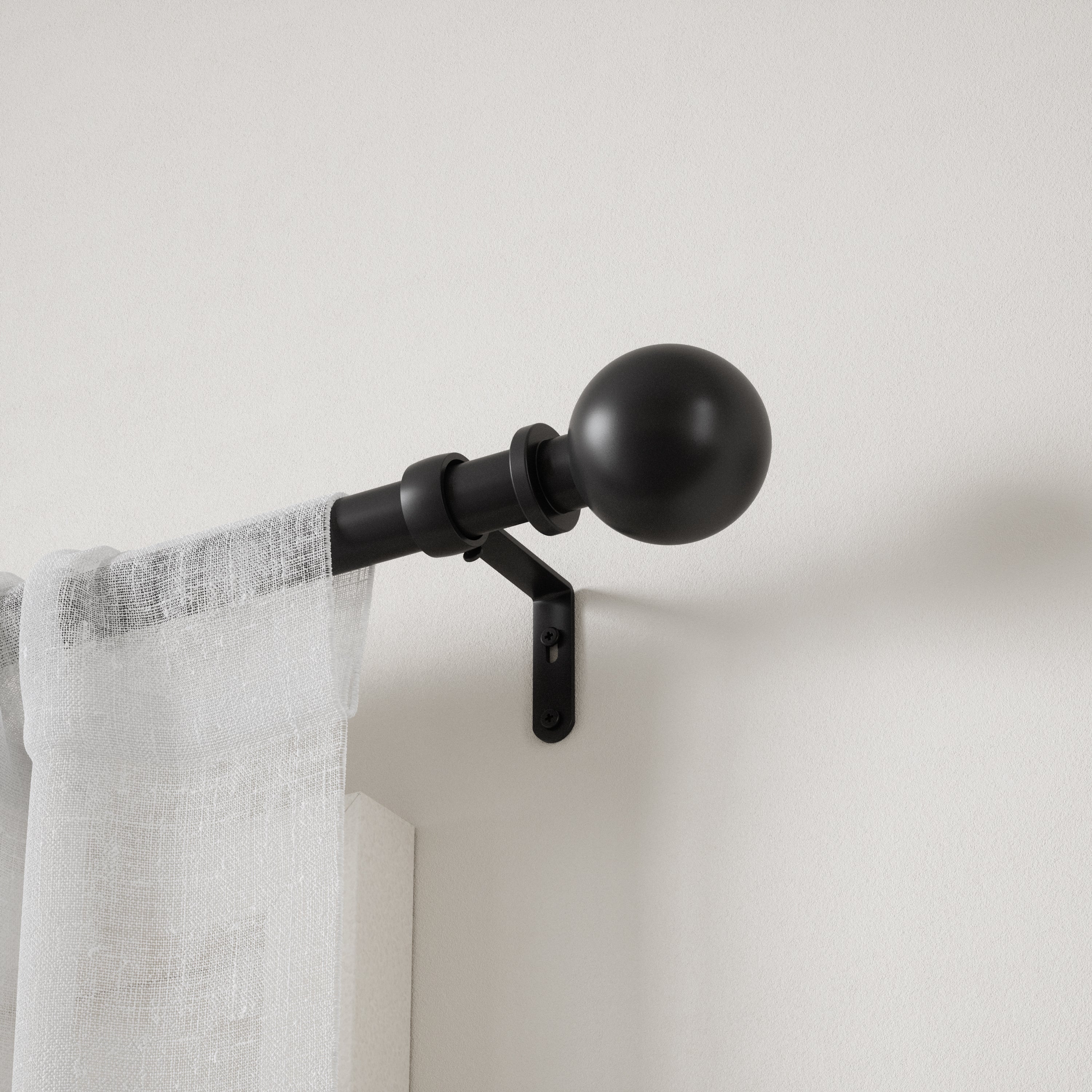 Bolas 1" Expandable Curtain Rod