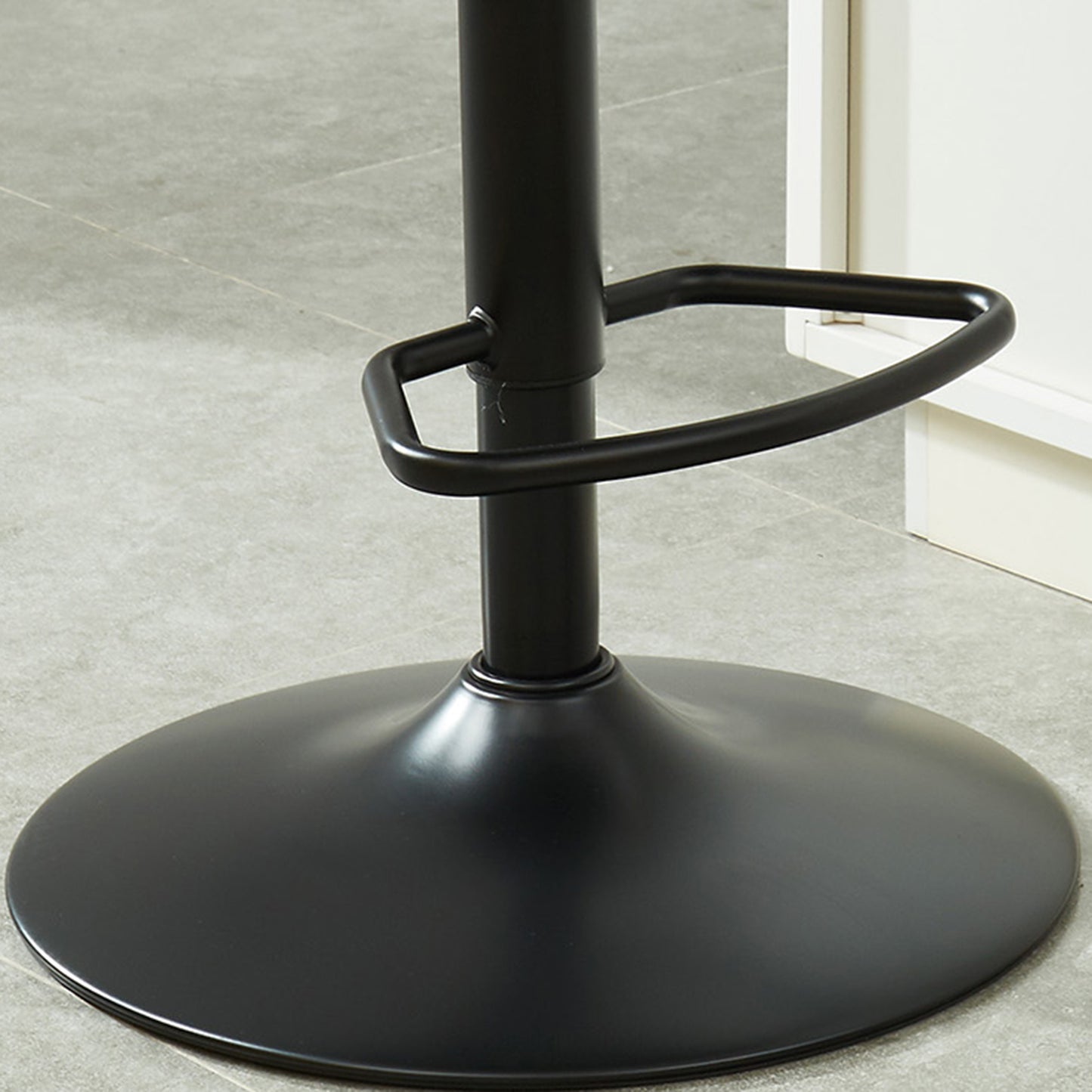 Sataro Lift Stool